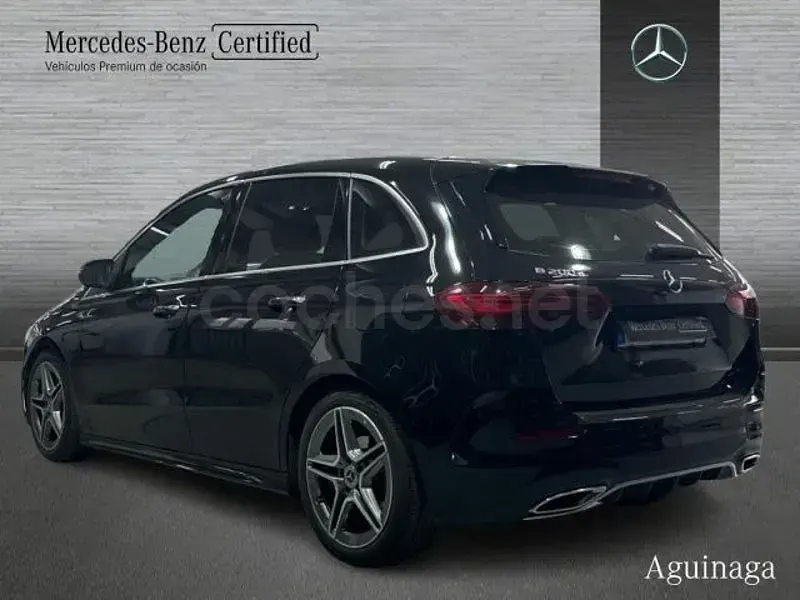Usado Mercedes B200 150 CV (110 kW) 2024 Gris / plata Utilitario