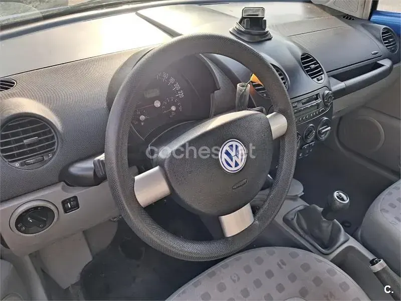 Usado VW New Beetle 115 CV (84 kW) 1999 Azul Utilitario