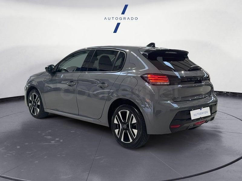 Usado Peugeot 208 Allure 100 CV (73 kW) 2025 Gris / plata Utilitario