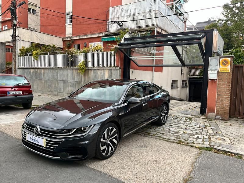 Usado VW Arteon R-line 150 CV (110 kW) 2020 Gris / plata Berlina