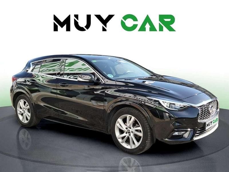 Usado Infiniti Q30 Premium 122 CV (89 kW) 2019 Negro Utilitario
