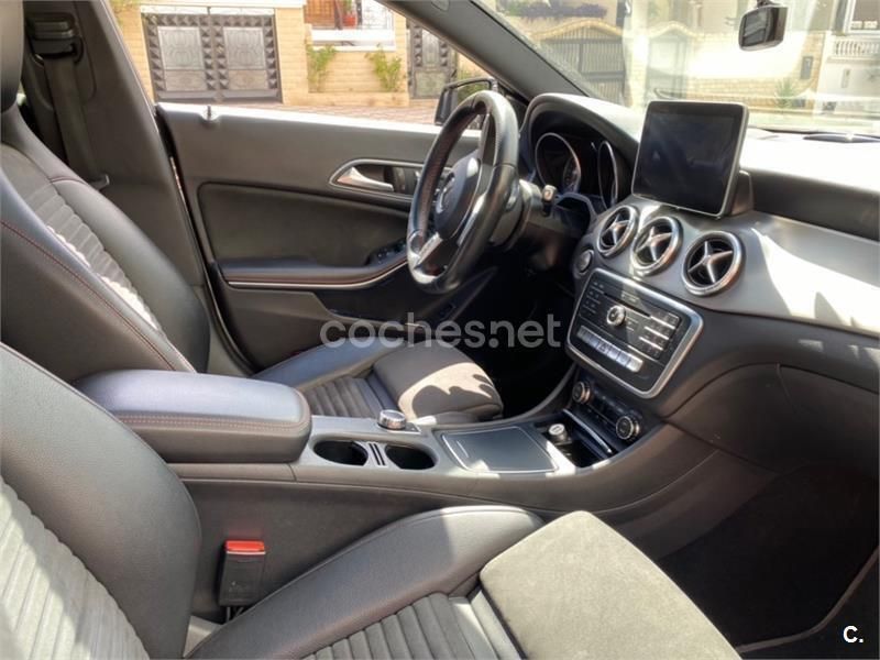 Käytetty Mercedes CLA220 Shooting Brake 177 HP (130 kW) 2018 Harmaa Farmari