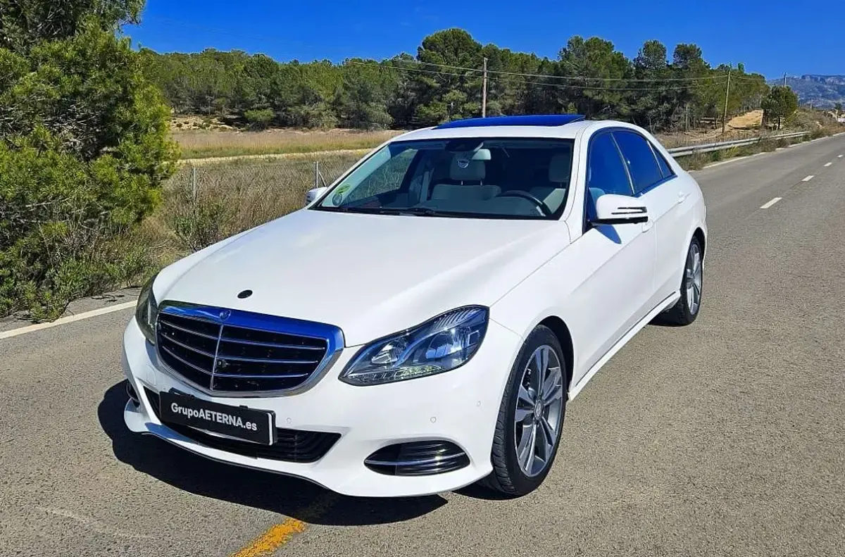 Usado Mercedes E300 Avantgarde 231 CV (169 kW) 2013 Blanco Berlina