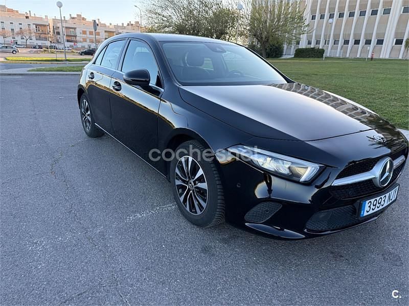 Usado Mercedes A180 116 CV (85 kW) 2023 Negro Berlina