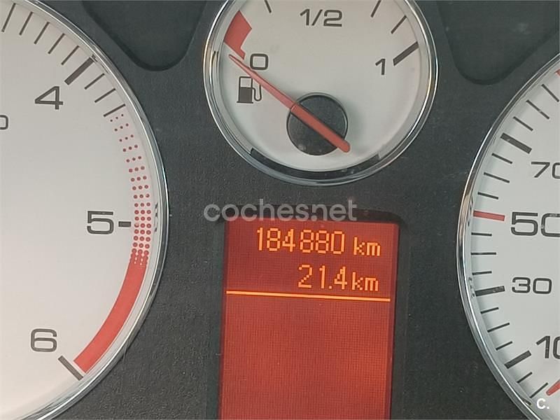 Usado Peugeot 407 Sport 136 CV (100 kW) 2004 Azul Berlina