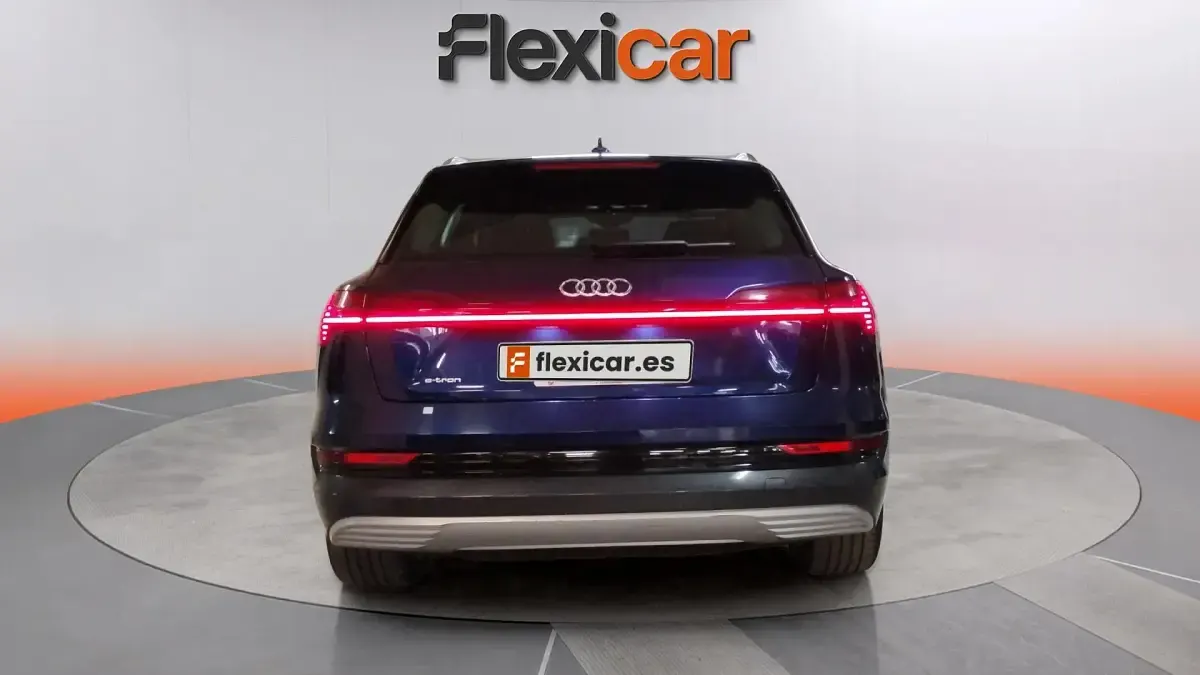 Usado Audi e-tron Premium 369 kW (503 CV) 2022 Azul SUV