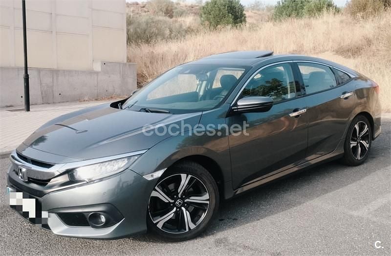 Gris / plata Usado 2017 Honda Civic Executive Berlina | 19.499 € (Precio justo) - Imagen 1/4