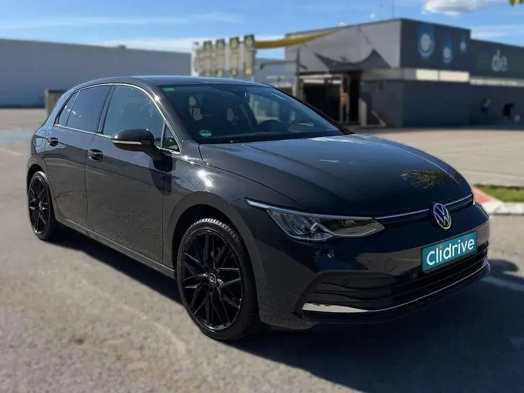 Usado VW Golf VIII 110 CV (80 kW) 2021 Gris Berlina