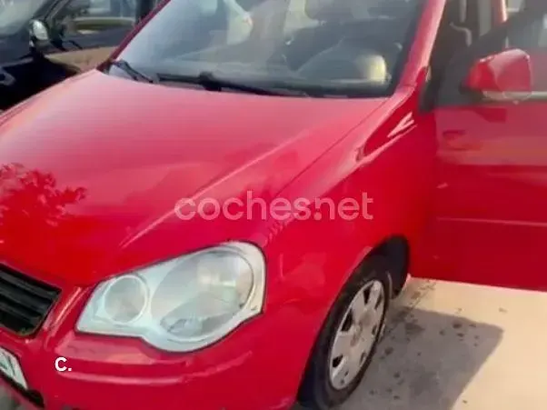 Usado VW Polo United 60 CV (44 kW) 2009 Rojo Utilitario