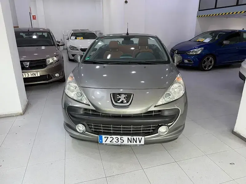 Usado Peugeot 207 CC 120 CV (88 kW) 2009 Marrón Descapotable