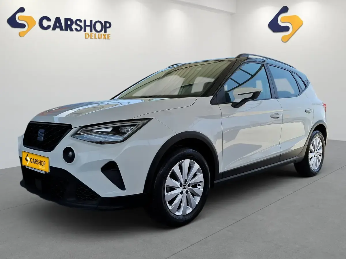 Usado Seat Arona Style Plus 110 CV (80 kW) 2021 Blanco SUV