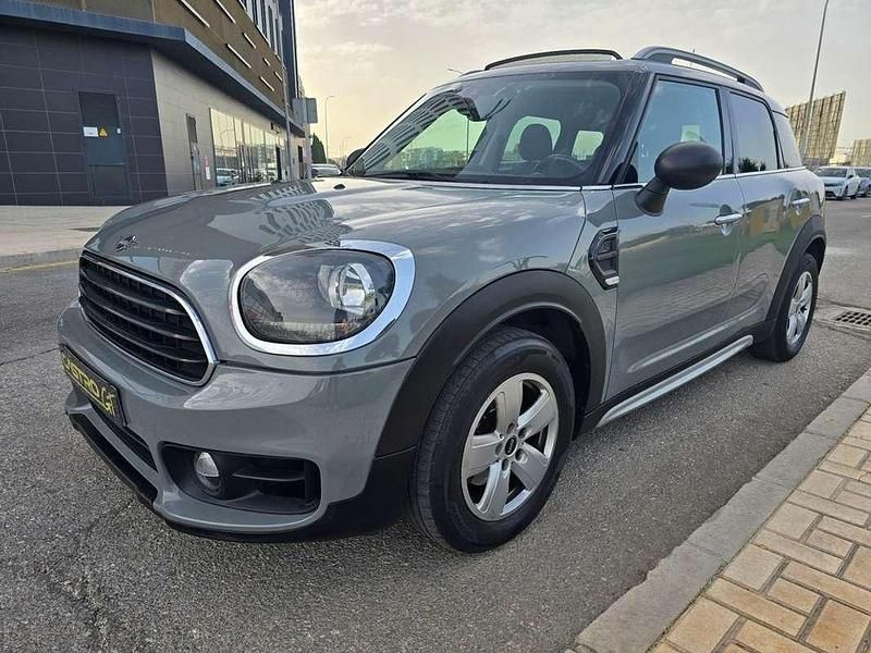 Usado Mini One Countryman 102 CV (75 kW) 2018 Gris SUV