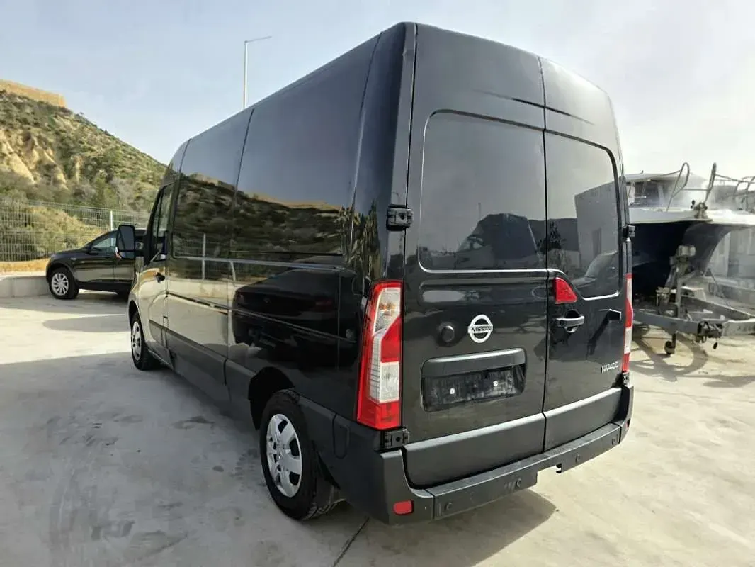 Usado Nissan NV400 Comfort 145 CV (106 kW) 2018 Negro Van