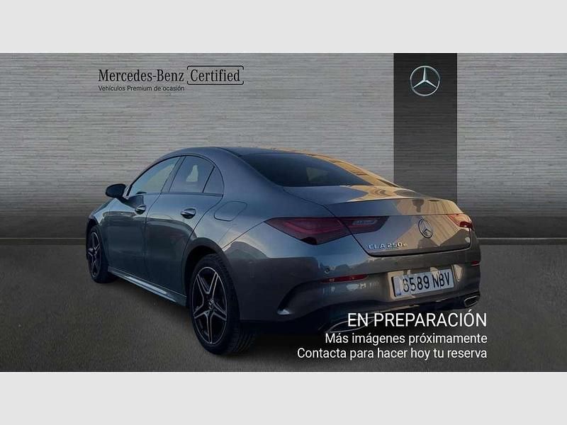 Usado Mercedes CLA250e 218 CV (160 kW) 2025 Gris Berlina