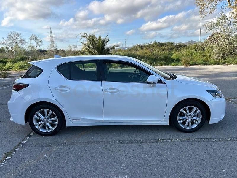 Usado Lexus CT200h Luxury Line 136 CV (100 kW) 2015 Blanco Berlina