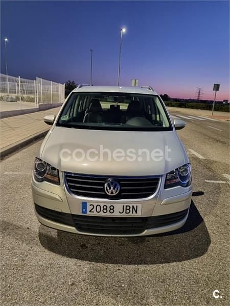 Gris / plata Usado 2010 VW Touran Monovolumen | 4400 € (Super precio) - Imagen 1/4