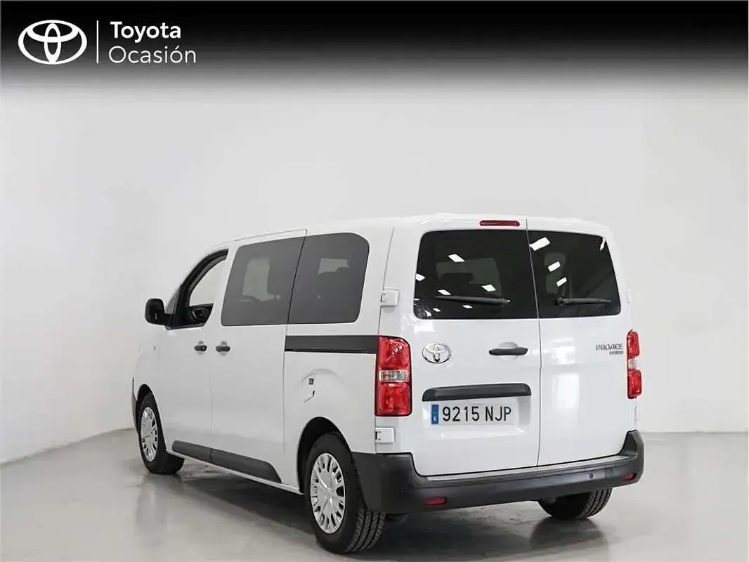 Usado Toyota Proace 144 CV (105 kW) 2025 Blanco Monovolumen