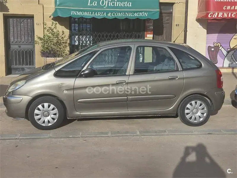 Usado Citroën Xsara Picasso Exclusive 110 CV (80 kW) 2008 Gris / plata Monovolumen