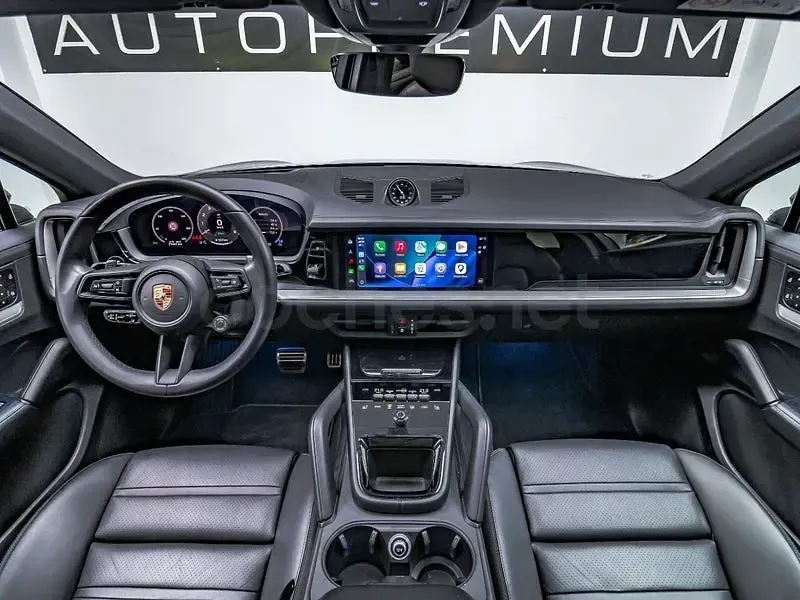 Usado Porsche Cayenne 519 CV (381 kW) 2024 Gris / plata SUV