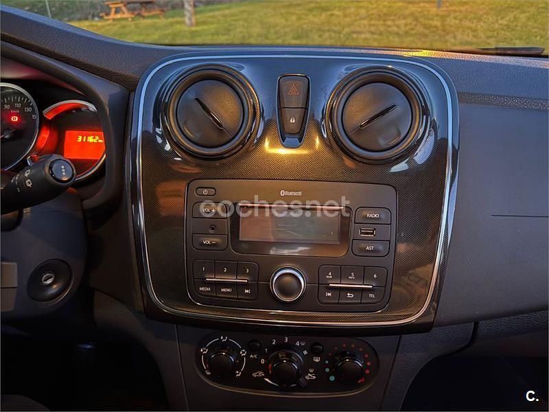 Usado Dacia Sandero Essentiel 73 CV (53 kW) 2019 Blanco Berlina