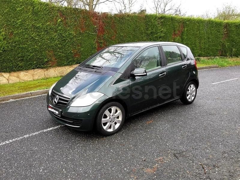 Usado Mercedes A180 Exclusive 109 CV (80 kW) 2010 Verde Monovolumen