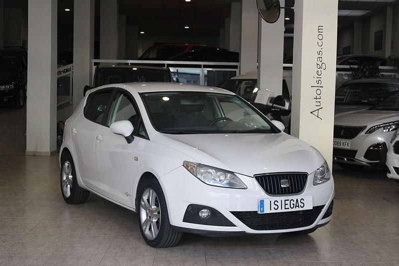 Blanco Usado 2011 Seat Ibiza ST Copa Familiar | 10.500 € - Imagen 1/4