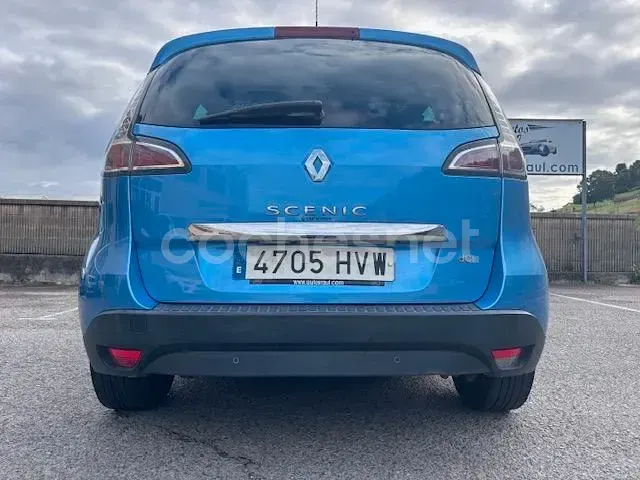 Usado Renault Scénic Bose Edition 110 CV (80 kW) 2014 Azul Monovolumen