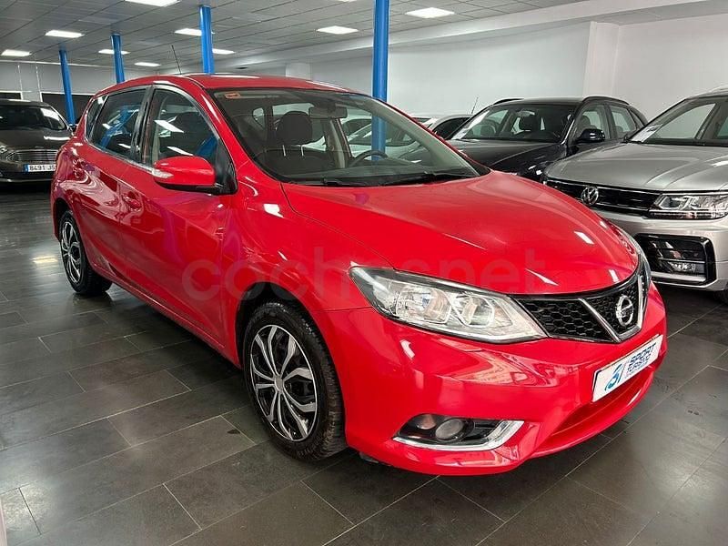 Usado Nissan Pulsar Acenta 110 HP (80 kW) 2017 Vermelho Citadino