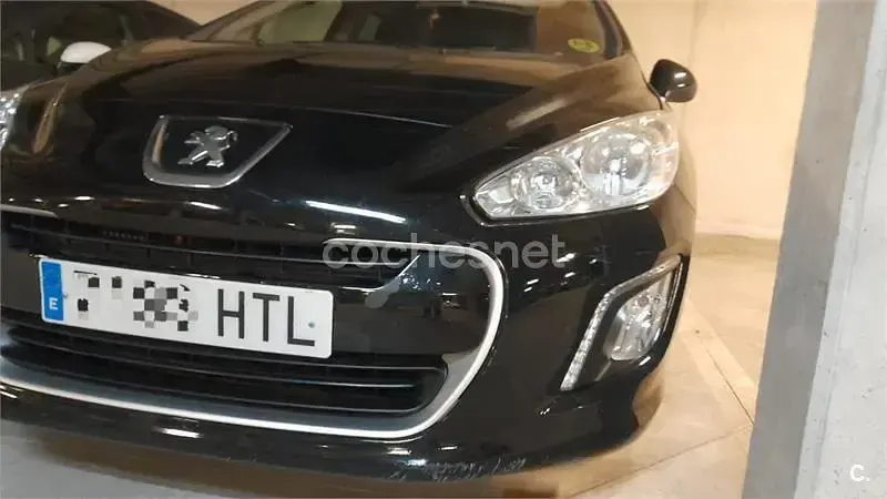 Usado Peugeot 308 SW Active 115 CV (84 kW) 2013 Negro Familiar