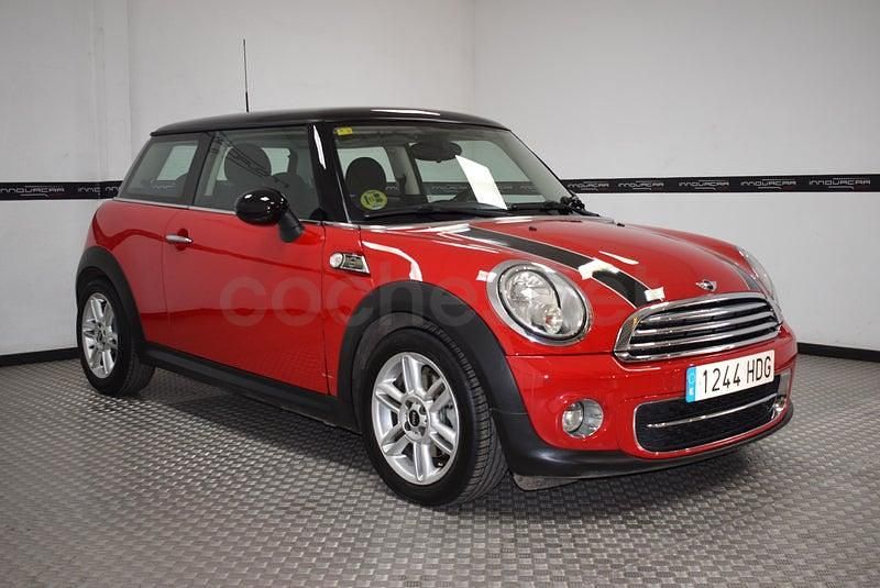 Usado Mini Cooper D 112 CV (82 kW) 2011 Rojo Utilitario