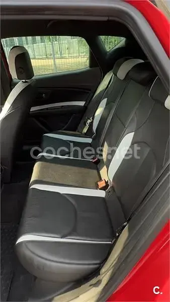 Usado Seat Leon CUPRA 280 CV (205 kW) 2014 Rojo Berlina