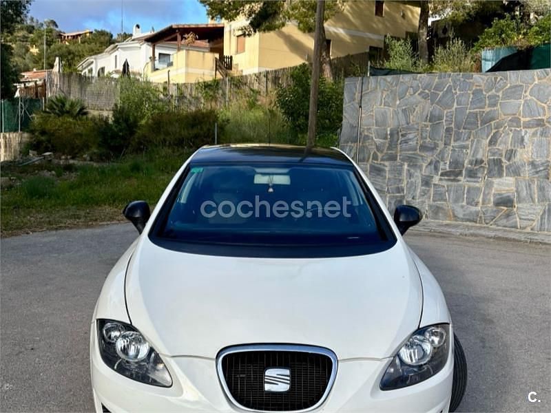 Blanco Usado 2010 Seat Leon Reference Berlina | 5300 € (Precio justo) - Imagen 1/4