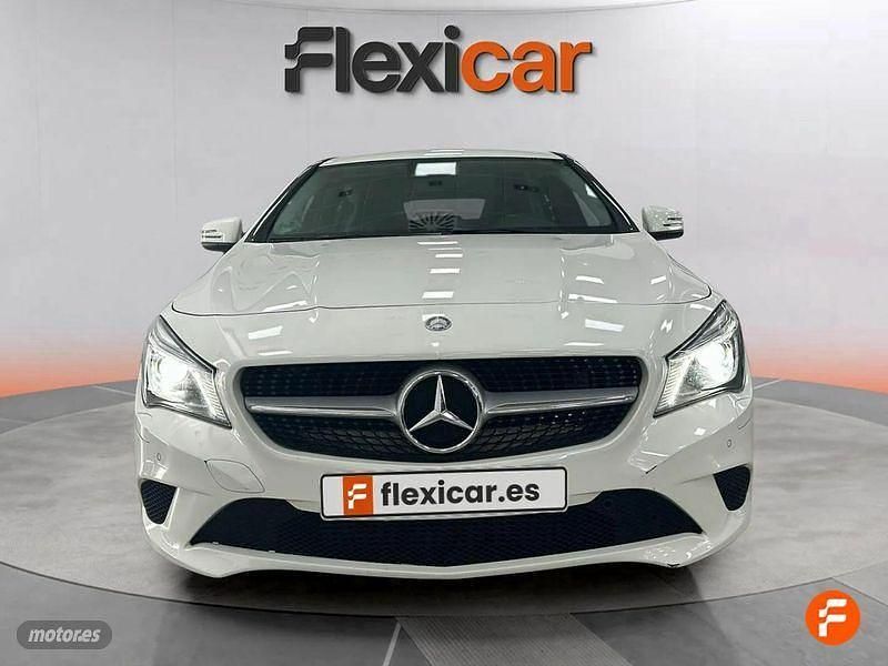 Usado Mercedes CLA200 Shooting Brake 136 CV (100 kW) 2016 Blanco Familiar