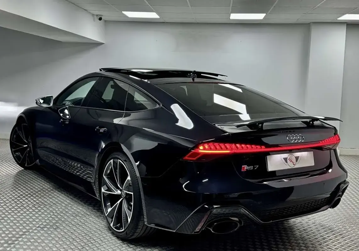 Usado Audi RS7 Sportback Advanced 600 CV (441 kW) 2023 Negro Utilitario