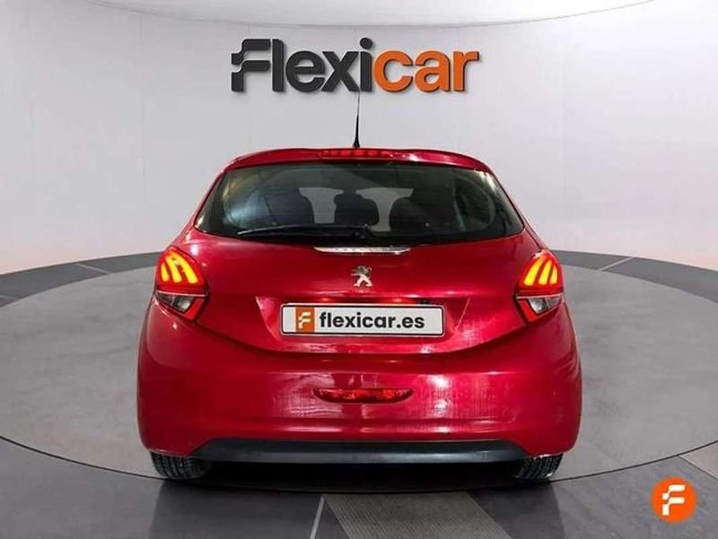 Usado Peugeot 208 Allure 100 CV (73 kW) 2017 Burdeos Utilitario