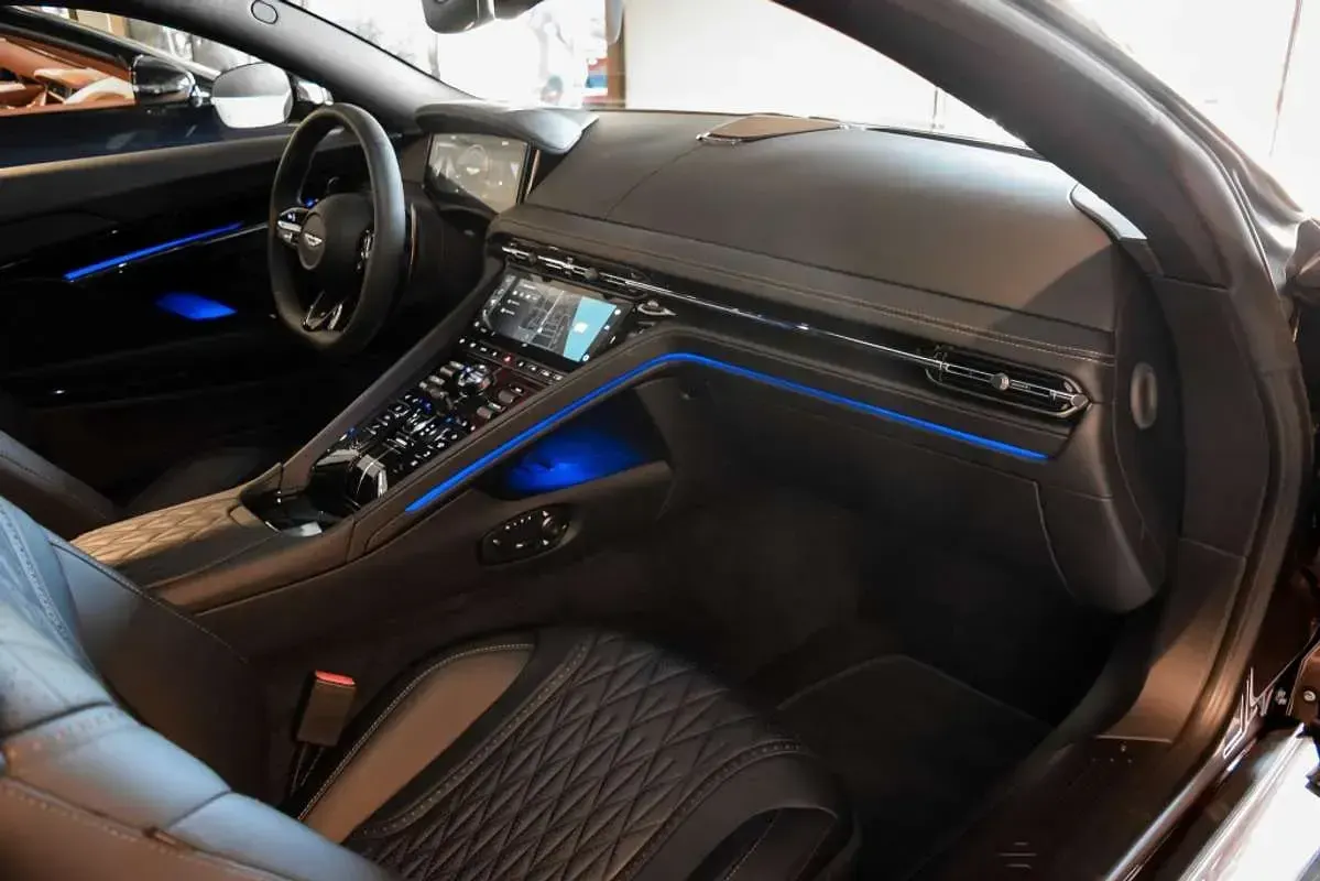 Nuevo Aston Martin DB12 680 CV (500 kW) 2026 Coupe