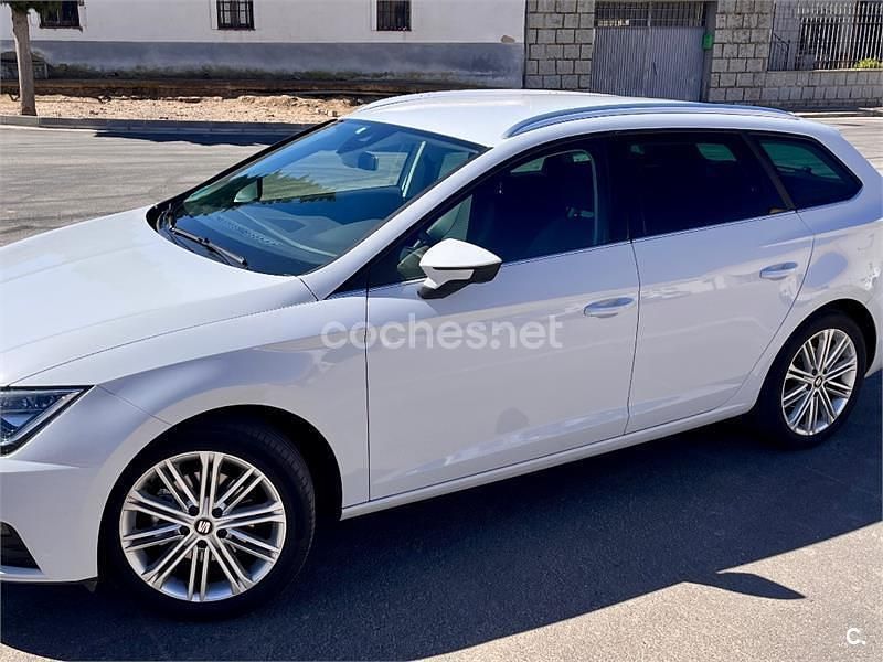 Usado Seat Leon ST XCELLENCE 130 CV (95 kW) 2019 Blanco Familiar