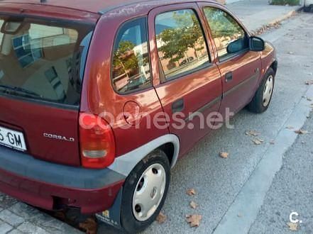 Usado Opel Corsa Eco 60 CV (44 kW) 1999 Granate Berlina
