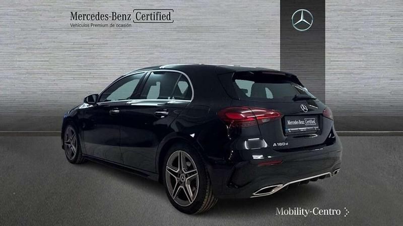 Usado Mercedes A180 109 CV (80 kW) 2024 Negro Utilitario