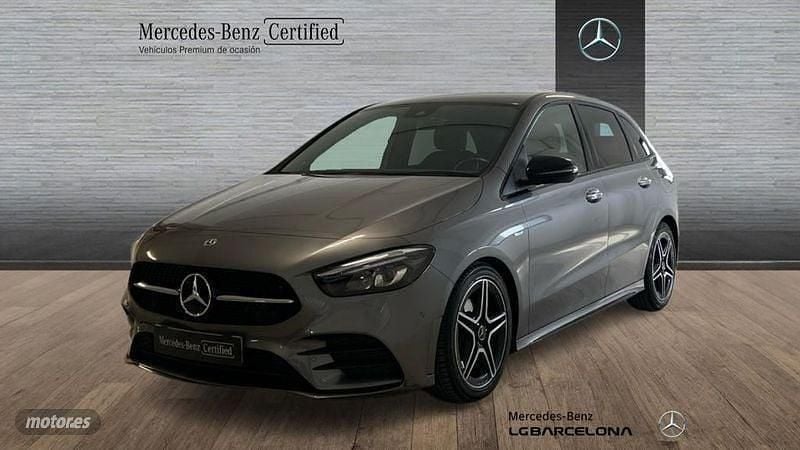 Gris Usado 2021 Mercedes B200 AMG line Monovolumen | 28.900 € (Precio justo) - Imagen 1/4