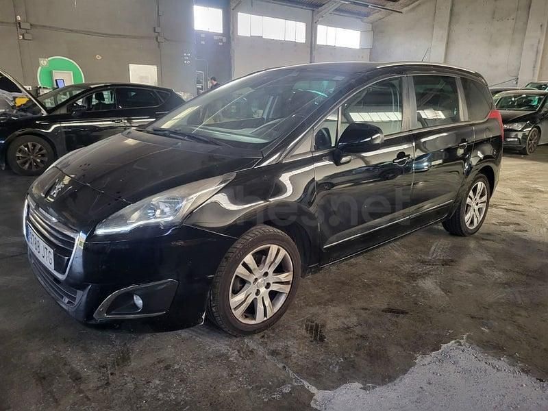 Usado Peugeot 5008 Style 130 CV (95 kW) 2016 Negro Monovolumen