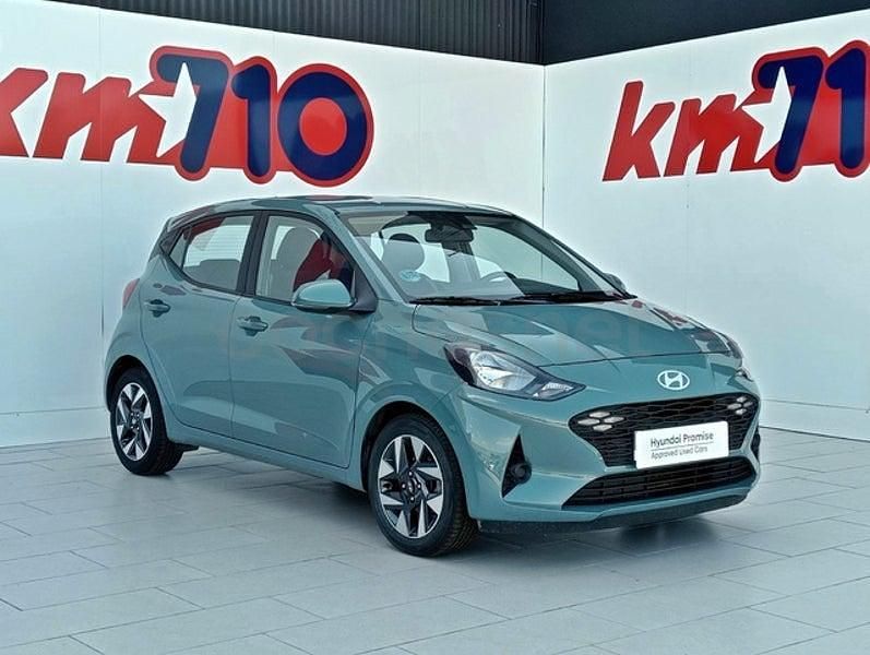 Usado Hyundai i10 63 CV (46 kW) 2025 Verde Utilitario