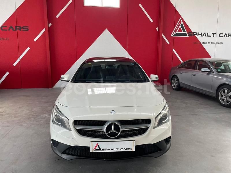 Usado Mercedes CLA200 AMG line 136 CV (100 kW) 2015 Blanco Coupe