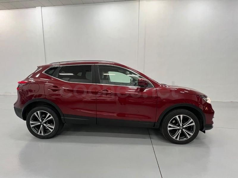 Usado Nissan Qashqai N-Connecta 115 CV (84 kW) 2018 Rojo SUV