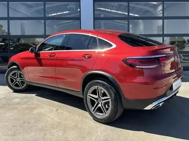 Usado Mercedes GLC300e AMG 306 CV (225 kW) 2022 Rojo SUV