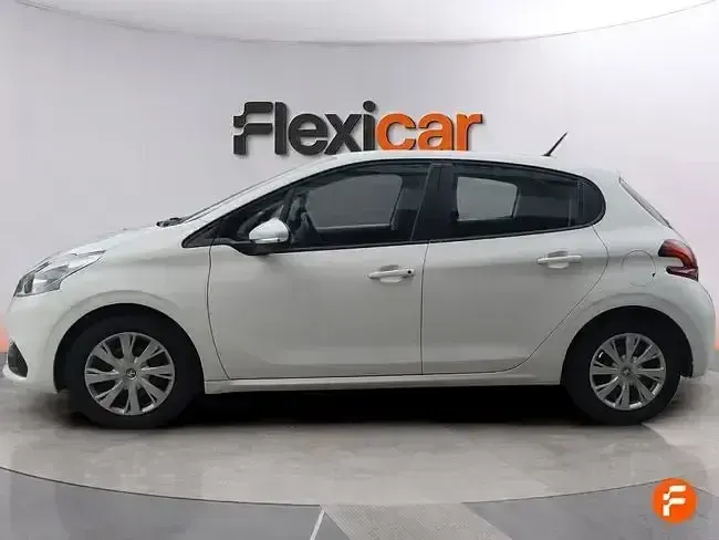 Usado Peugeot 208 Active 82 CV (60 kW) 2018 Blanco Utilitario