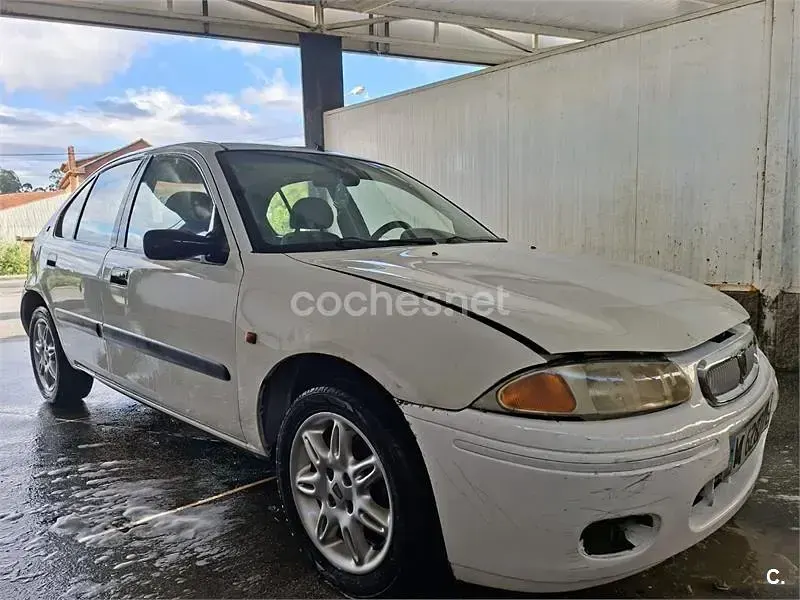Usado Rover 220 86 CV (63 kW) 1998 Blanco Berlina