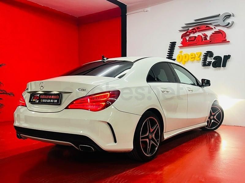 Usado Mercedes CLA200 AMG line 136 CV (100 kW) 2014 Blanco Berlina