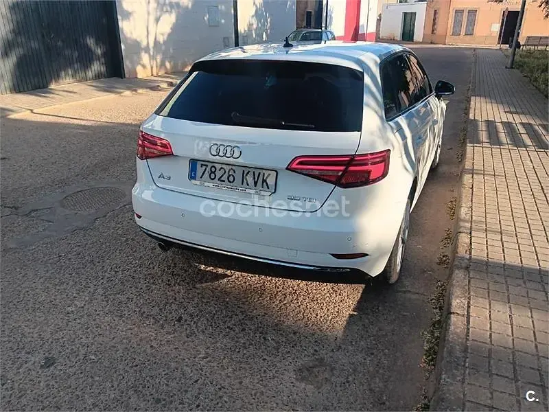 Usado Audi A3 116 CV (85 kW) 2019 Blanco Berlina