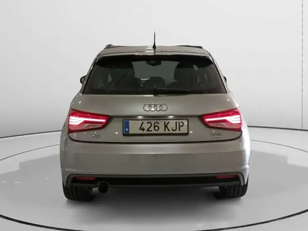 Usado Audi A1 95 CV (69 kW) 2018 Gris Utilitario